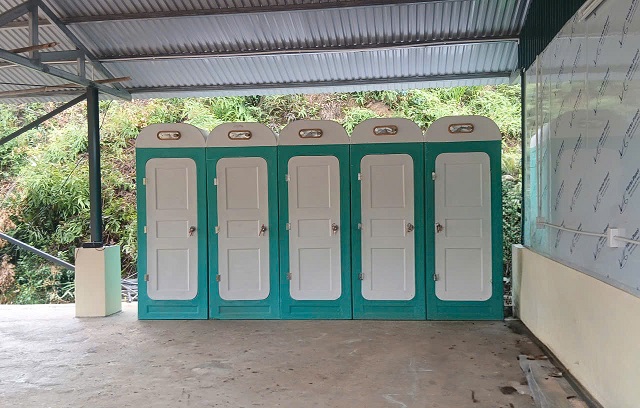 bàn giao nhà vệ sinh di động
