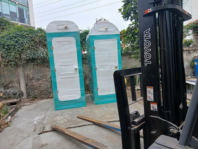 bàn giao nhà vệ sinh di động tại hà đông
