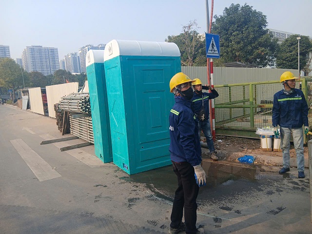 banf giao nhà vệ sinh di động thạch thất