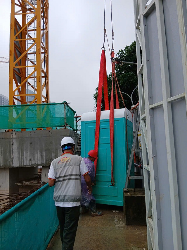 hình ảnh công trình giao nhà vệ sinh tại long biên