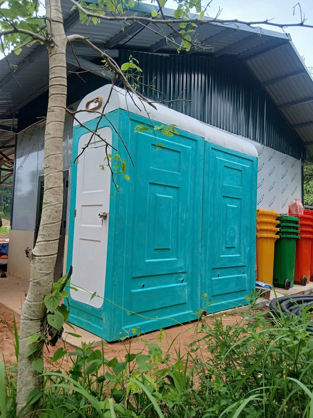 nhà vệ sinh di động thái nguyên 1.2